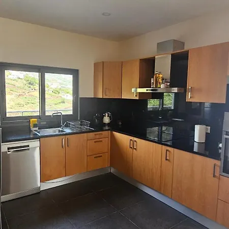 Peaceful Valley House * Camara de Lobos