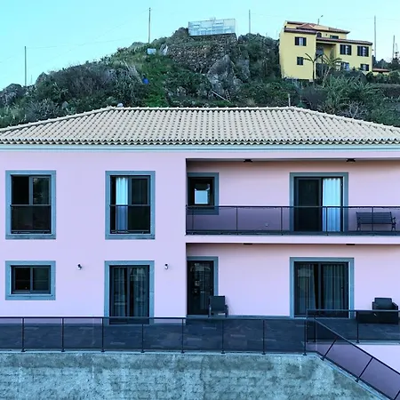 Peaceful Valley House * Câmara de Lobos