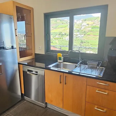 Дом отдыха Peaceful Valley House Камара-де-Лобуш