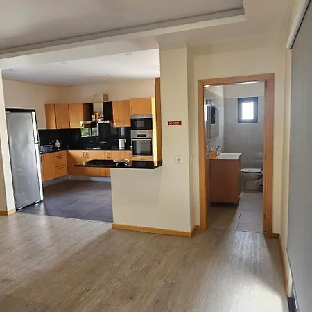 Peaceful Valley House Камара-де-Лобуш