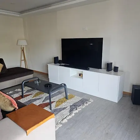 Peaceful Valley House Камара-де-Лобуш